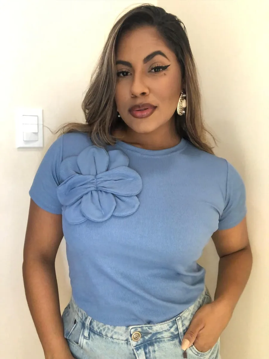 T-SHIRT FLOR LEVE CHIC
