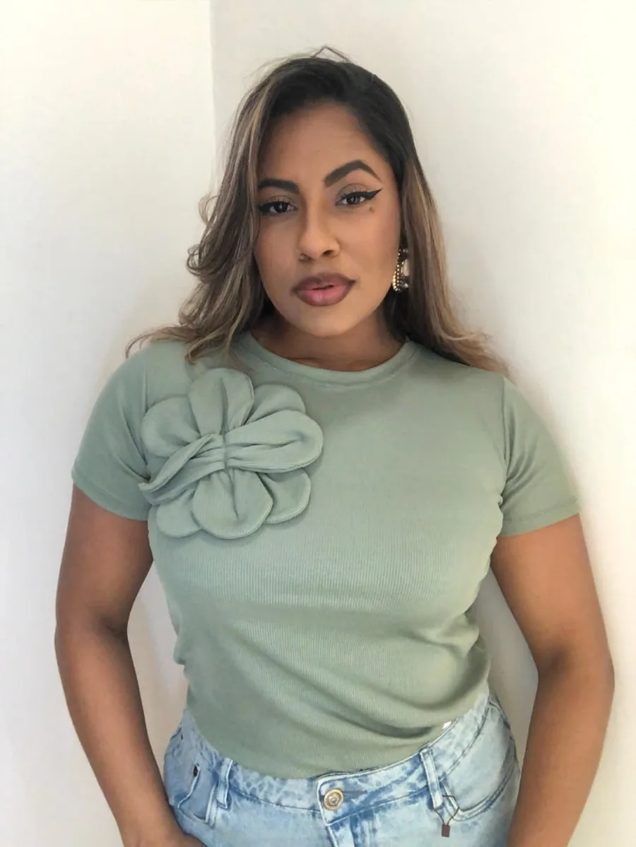 T-SHIRT FLOR LEVE CHIC